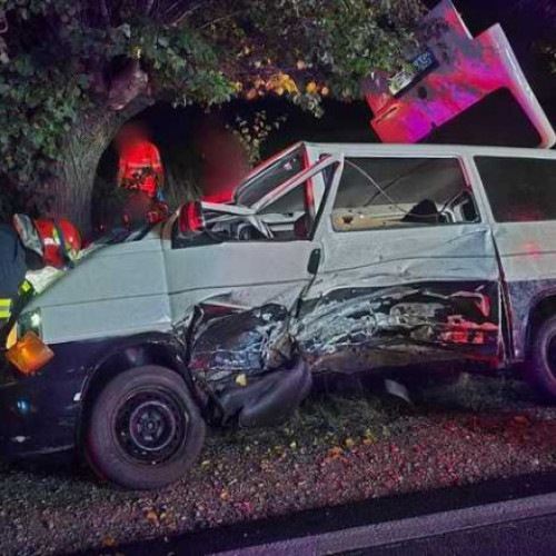 Accident grav între două autovehicule în Horodnic de Jos, Suceava: trei răniți, o persoană încarcerată