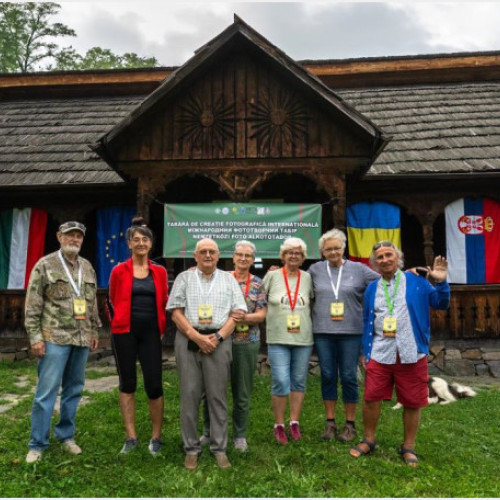 Tabără internațională de creație fotografică la Sighetu Marmației reunește 20 de artiști din Serbia, Slovacia, România și Ungaria