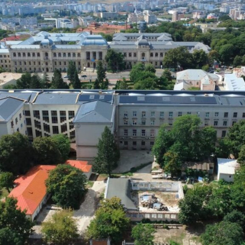 Universitatea „Alexandru Ioan Cuza” Iași începe instalarea sistemelor fotovoltaice pentru eficiență energetică