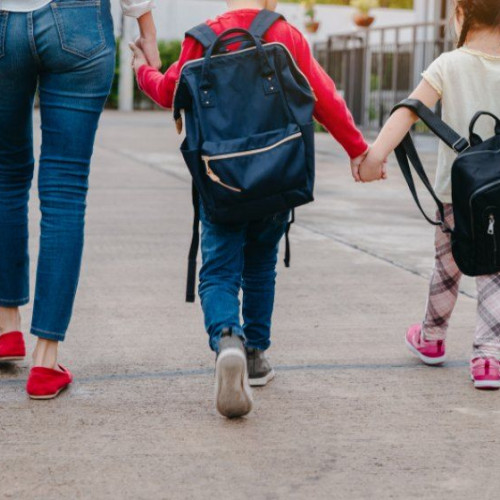 Părinții din Botoșani revoltați din cauza boicotului profesorilor în prima zi de școală