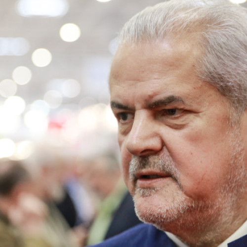 Adrian Năstase îl ironizează pe Vlad Gheorghe și îl numește „păcălici” după demersul de retragere a titlului „de utilitate publică” pentru Fundației Europene Titulescu