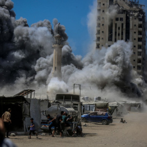Israelul lovește un bloc-turn de 14 etaje la vest de Gaza, potrivit armatei