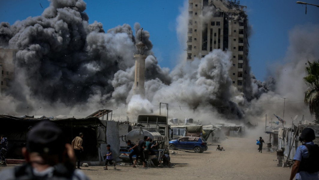 Israelul lovește un bloc-turn de 14 etaje la vest de Gaza, potrivit armatei