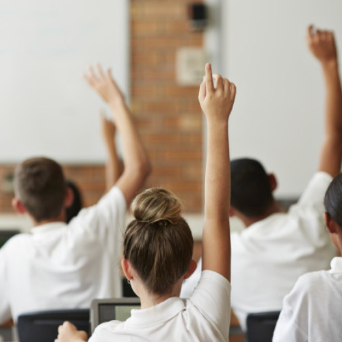 Începutul de an școlar la Oradea: proteste, șantier și schimbări în învățământ