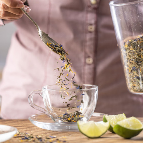 Mușețelul, plantă cu proprietăți calmante și beneficii pentru sănătate