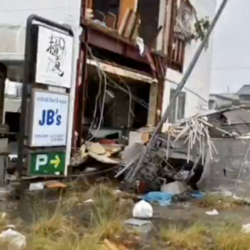 Taifun lovește coasta de est a Japoniei; zeci de răniți și pagube semnificative