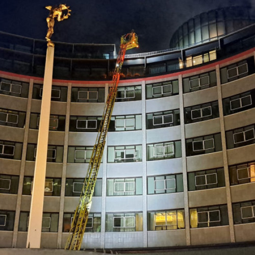 Incendiu într-o clădire de nouă etaje în Londra, în cartierul White City