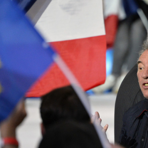 Franța în fața unei crize politice înaintea votului de încredere