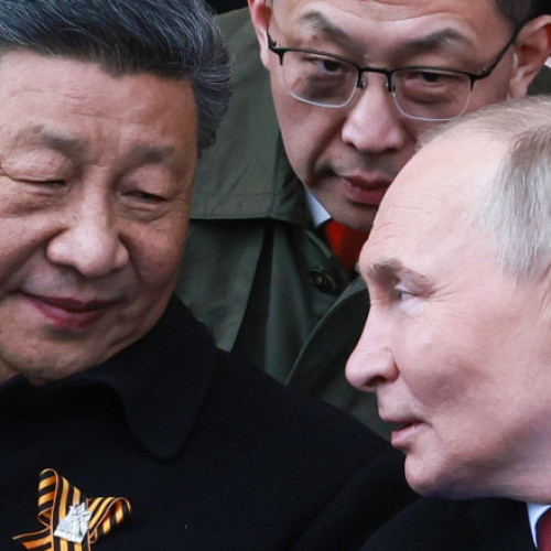 Liderii ruși și chinezi discută despre longevitate într-o paradă militară la Beijing