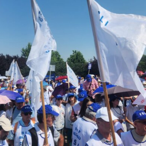 Marșul educației în București și criticile la noile măsuri