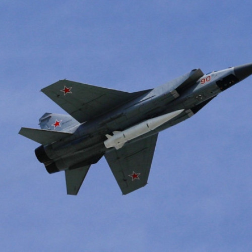 Rusia își extinde producția de armament: 2.500 de rachete de precizie planificate pentru 2025