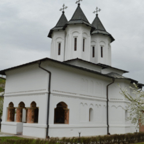 Mănăstirea Clocociov convoacă credincioșii la slujba de resfințire a bisericii monument-istoric cu prilejul hramului mare, în prezența ierarhului local, luni, 8 septembrie, începând cu ora 8:00, urmată de Sfânta Liturghie și slujba parastasului.