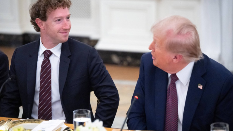 Moment stânjenitor pentru Mark Zuckerberg la întâlnirea cu Trump