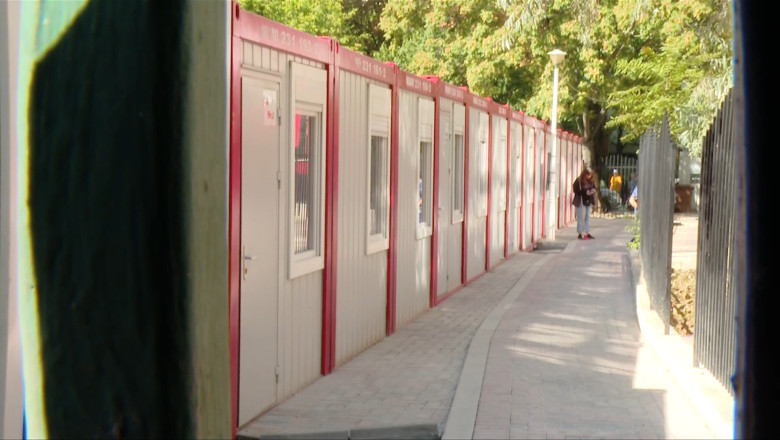 Școala Hamburg din București funcționează în containere în timpul lucrărilor