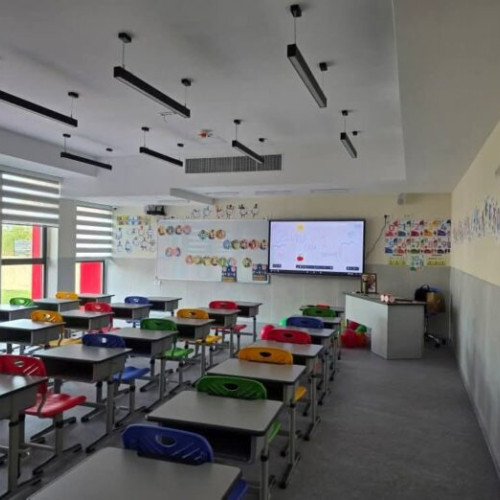 Negoiță deschide în București prima școală nouă după Revoluția din 1989