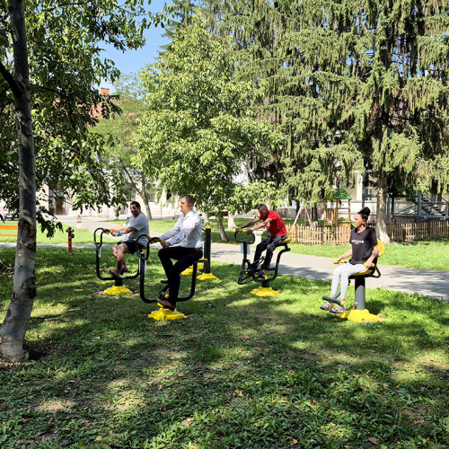 Spitalul din Sibiu instalează 6 aparate de fitness în aer liber pentru pacienți