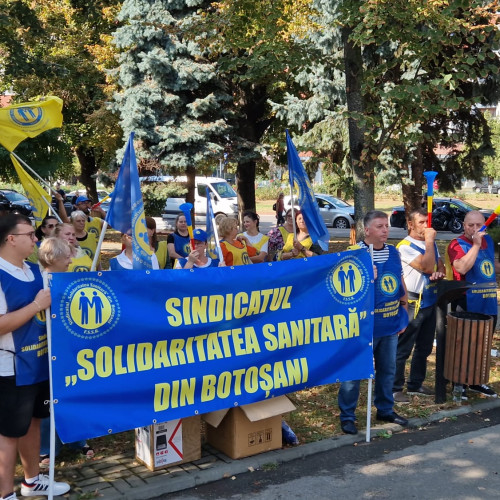 Angajați botoșăneni protestează împotriva măsurilor Guvernului