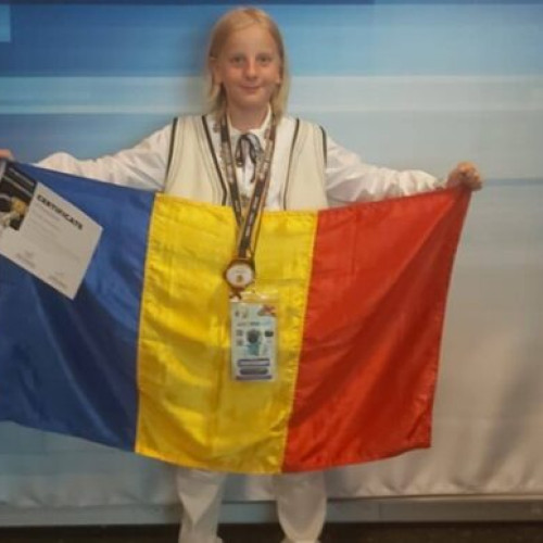 Eduard Ștefan, 11 ani, câștigă Olimpiada internațională de matematică Copernicus