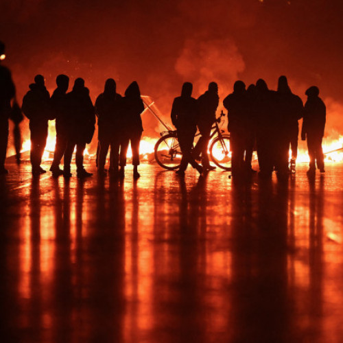 Peste 180.000 de oameni protestează în Franța împotriva austerității