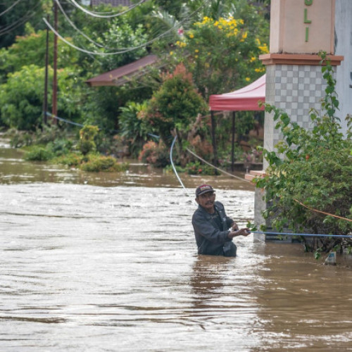 Inundații severe în Bali și Flores, Indonezia: 18 morți