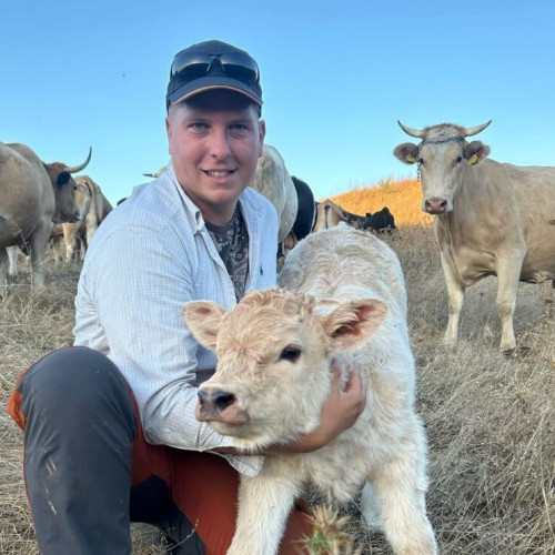 Adelin Enuță, tânăr fermier din Popricani extinde afacerea agricolă