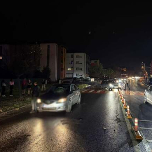 Șofer lovește o tânără pe trecerea de pietoni din Timișoara
