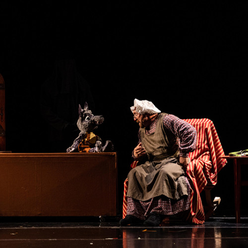 Legenda Mării Negre și Povestea Scufiței Roșii în spectacolele pentru copii