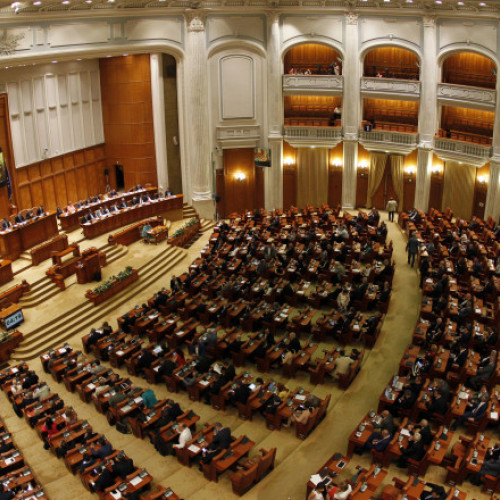 Parlamentul are peste 1.000 de angajați în birouri