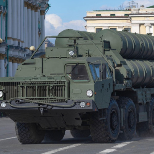 Rusia încearcă să răscumpere sistemele sale de apărare aeriană S-400 de la un stat membru NATO