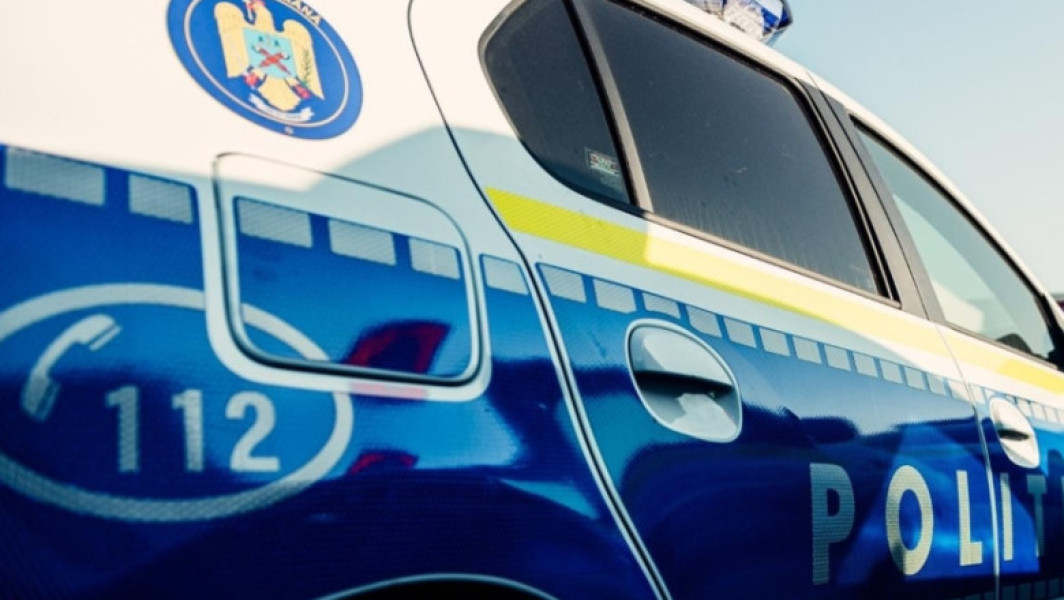 Un poliţist a fost dat în judecată de IPJ Caraş-Severin ca să plătească mașina de poliție cu care s-a răsturnat într-un pârâu