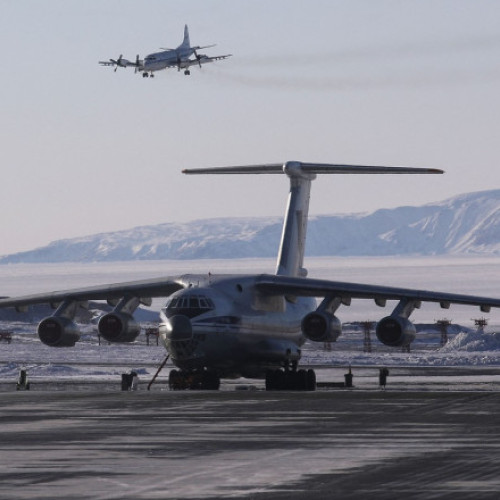 Video&Foto Exercițiu militar în Groenlanda, cu participarea țărilor NATO. Statele Unite au fost excluse de la desfășurarea de forțe
