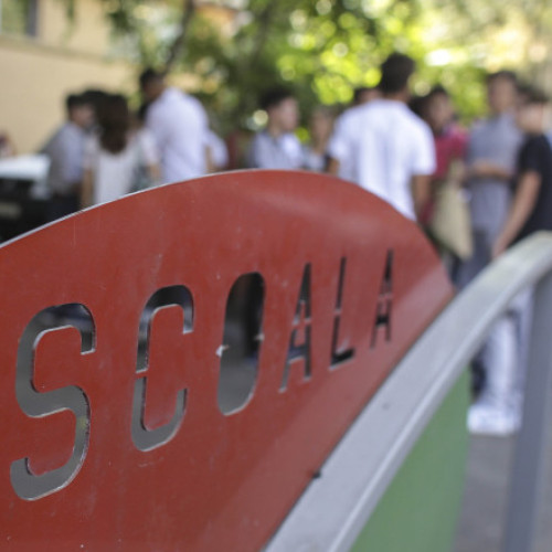 Constanţa: Un elev de 15 ani a pălmuit o profesoară, după ce s-au certat