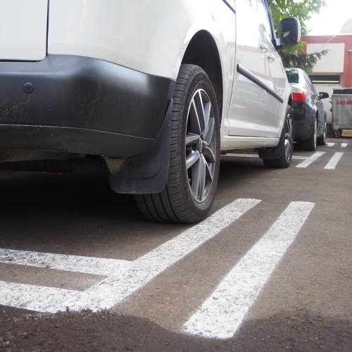 Crește tariful pentru parcările din municipiul Botoșani și costurile ridicării mașinilor