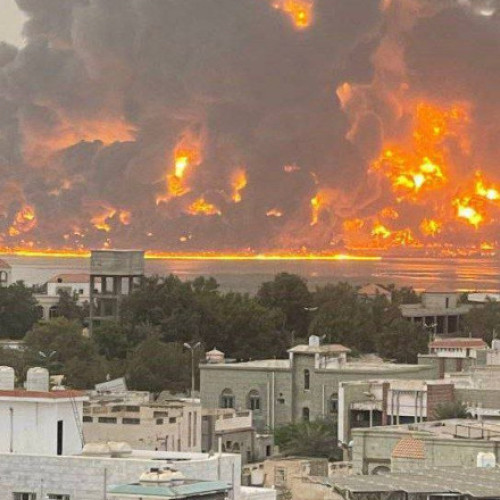 Israel a atacat portul Hodeidah din Yemen în răspuns la activitatea militară a houthiților