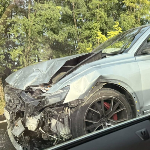 Un accident între două mașini a provocat rănirea unei persoane la Zăicești