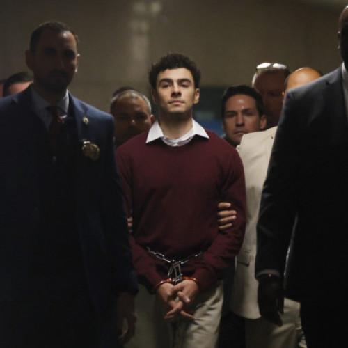 Judecător respinge acuzații de terorism aduse lui Luigi Mangione în cazul uciderii unui director