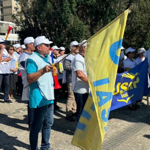 Profesori din Iași protestează împotriva creșterii normei didactice și comasării școlilor