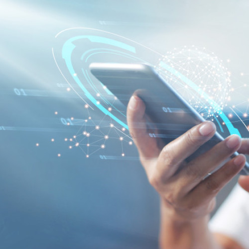 Italia sancționează penal distribuirea imaginilor generate de inteligența artificială fără consimțământ