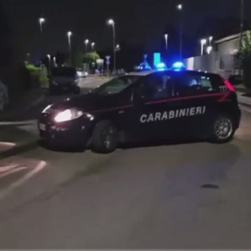 Doi români din Italia, cercetați pentru tentativă de omor după un incident la supermarket