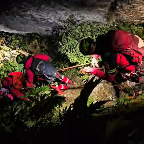 Tânăr francez grav rănit după ce a căzut într-o râpă în Munții Bucegi