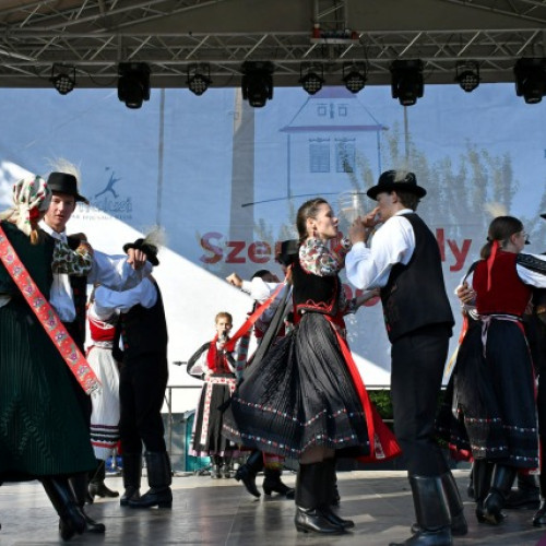 Festivalul Zilele Sfântul Mihai aduce tradițiile ceangăiești la Săcele