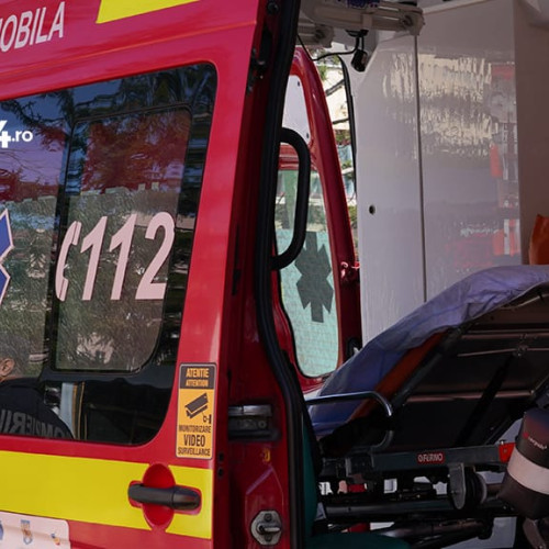 Bărbat electrocutat salvat de pompieri în Caransebeș după ce a rămas prins în fire electrice