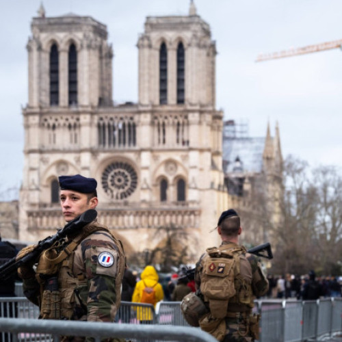 Franța pregătește o reformă a serviciului militar voluntar pentru recrutare în armată