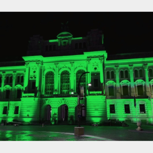 Primăria Oradea iluminează în verde pentru conștientizarea bolilor mitocondriale