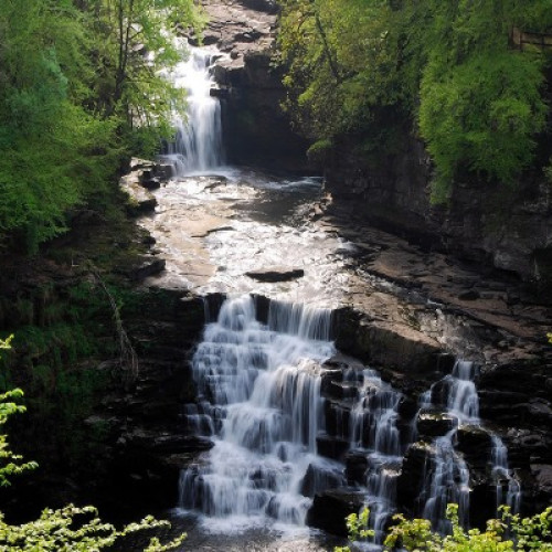 România scoate la concurs 19 perimetre pentru exploatarea resurselor de apă