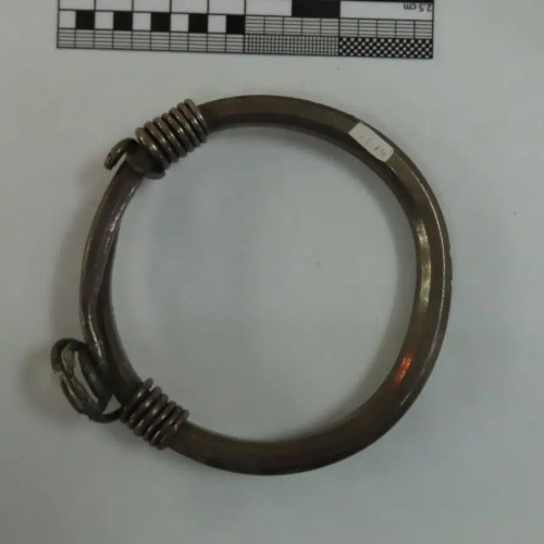 Brățară dacică de la Dersca, expusă în muzee importante după descoperirea de la Botoșani