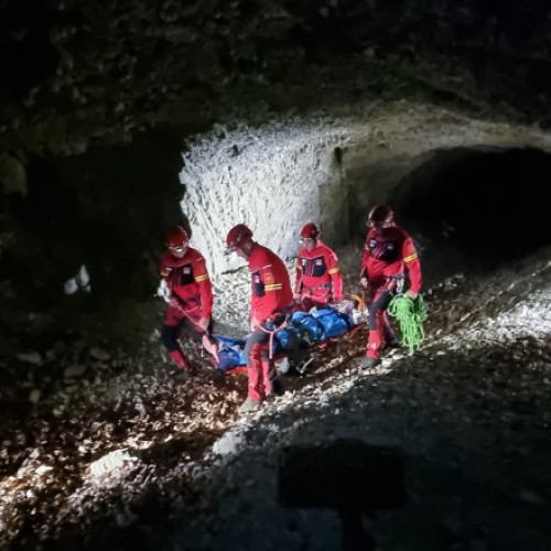 O persoană a murit pe munte, iar 14 au fost salvate în 24 de ore