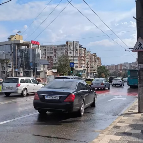 Strada Brăilei din Galați, blocată zilnic de mașini de lux și nervi întinși