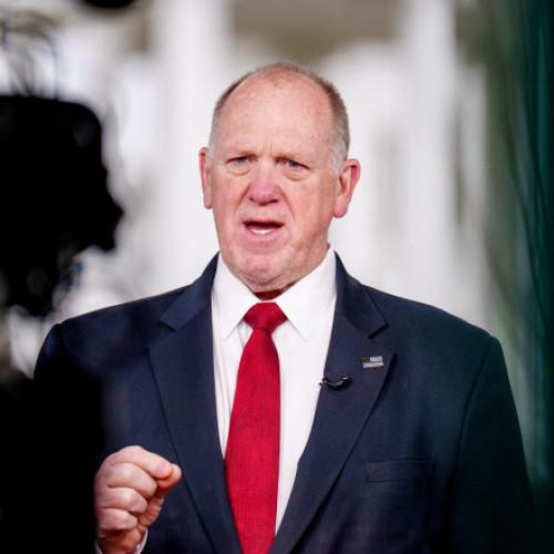 Anchetă FBI închisă privind mita primit de consilierul lui Trump pe imigrație