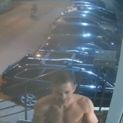 Bărbat drogat pătrunde prin efracție în apartamentul unei tinere din Timișoara